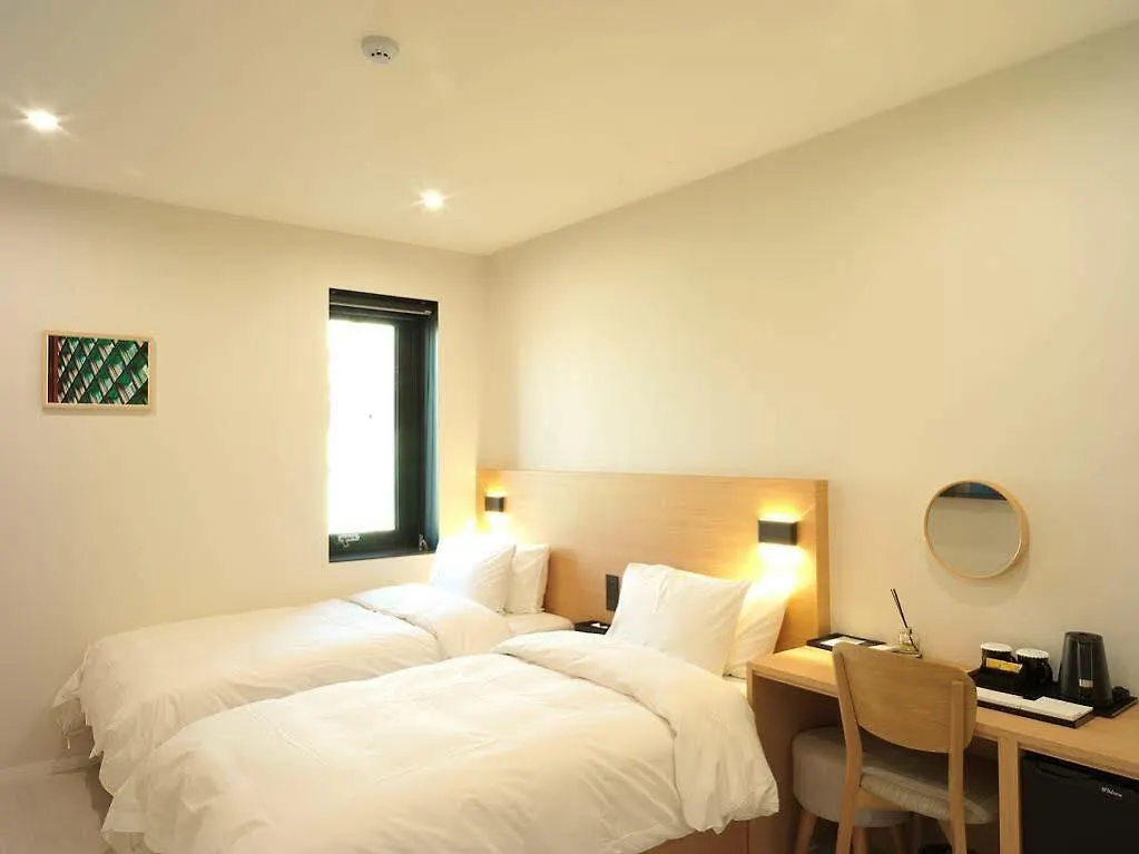 Mipo Oceanside Hotel Busan 2*,  South Korea